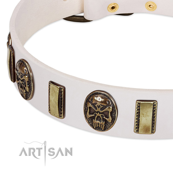 Strong D-ring on genuine leather dog collar for your doggie